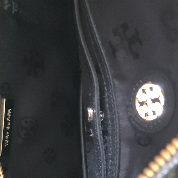 Tory Burch Elegant Black Crossbody Bag - Picture 6 of 7